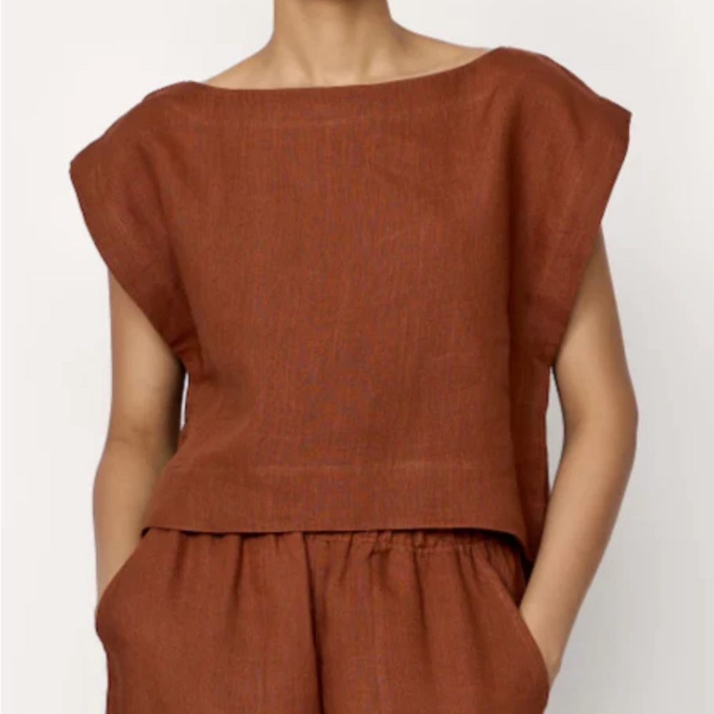 SALE! Brand new with tags Laude the label Ho-Low Top